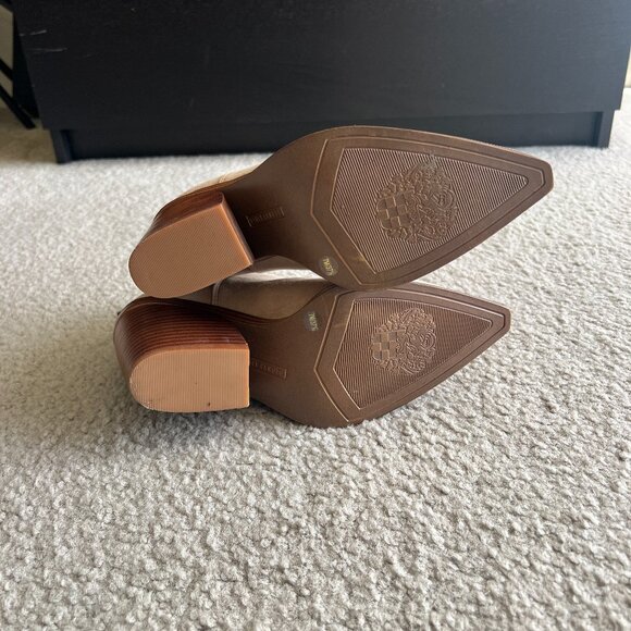 LIKE NEW! Vince Camuto Gigietta Ankle Suede Bootie in Tortilla Tan Beige Size 7 - Picture 5 of 11